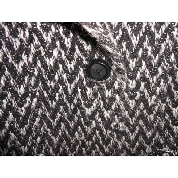Kenneth Cole New York Woman's Black and White Chevron 60% Wool Coat Size 6 - Picture 3 of 6